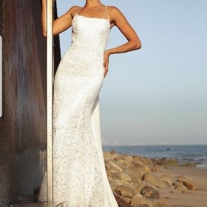 Lulu's Lace Low Back Wedding Dress w/side slit